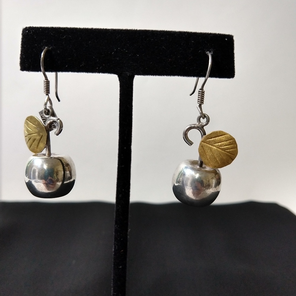 Vintage apple dangle earrings! 925 sterling
